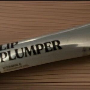 Lip Plumper Gloss - Victorias Secret 0.34 Oz clear #319